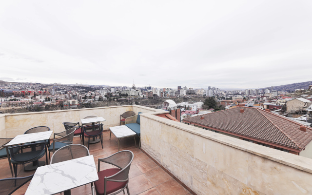 Отель King Tamar By Luxuria Hotels