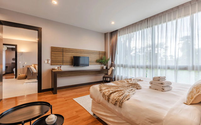 Апартаменты Majestic 2BR Residence with garden view in Regent