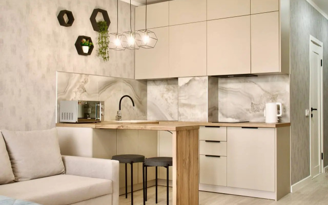 S basseynom u morya Apartment