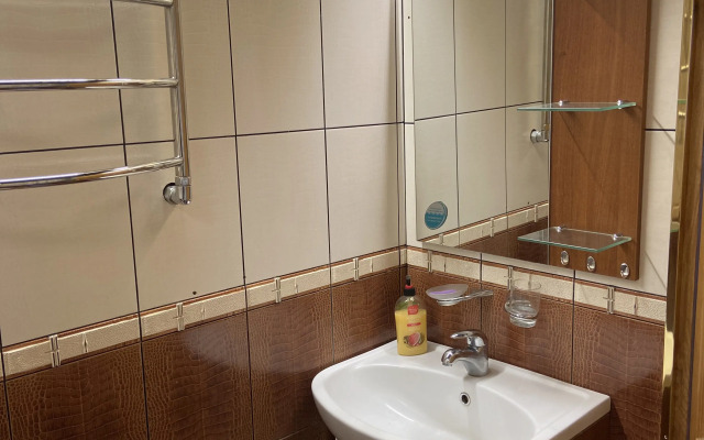 Na Prospekte 50 Let Oktyabrya 22 Flat