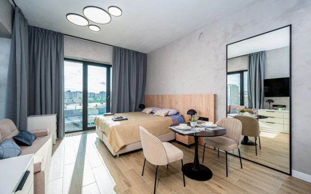 S Bolshimi Oknami Apartments