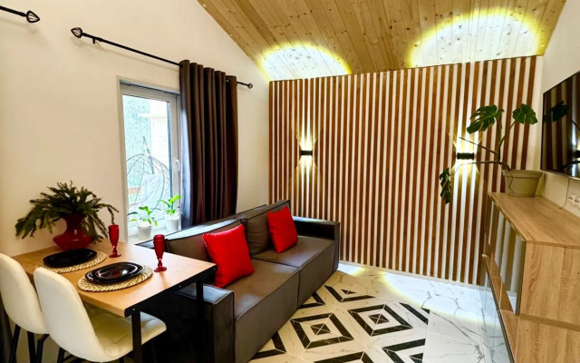 Частный дом у леса