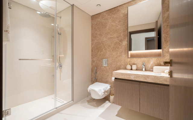 Keyrock Palm View Pool & Gym Access Apartments