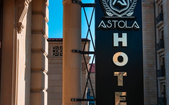 Astola Hotel