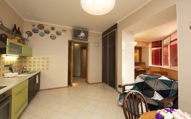 Квартира 3 комнатная квартира улица Холодильная 85/1