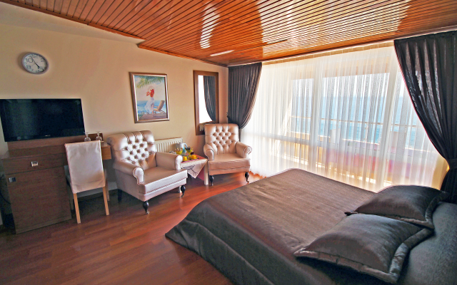 Ucem Otel Golden Sea Hotel