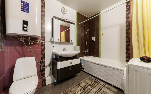 S 3 Spalnyami Na Moiseenko 5 - 8 Chelovek Apartments