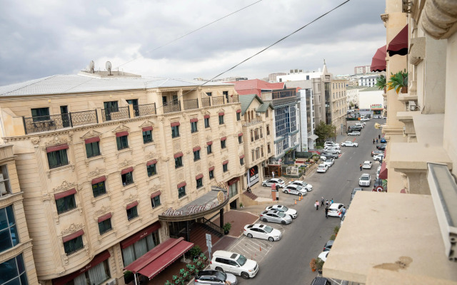 Alis  Baku