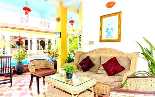 Golden Banana Residence Hotel
