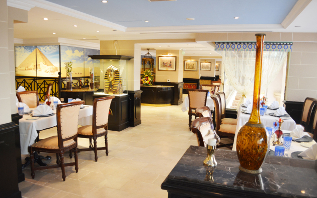 Arabian Courtyard Hotel & Spa