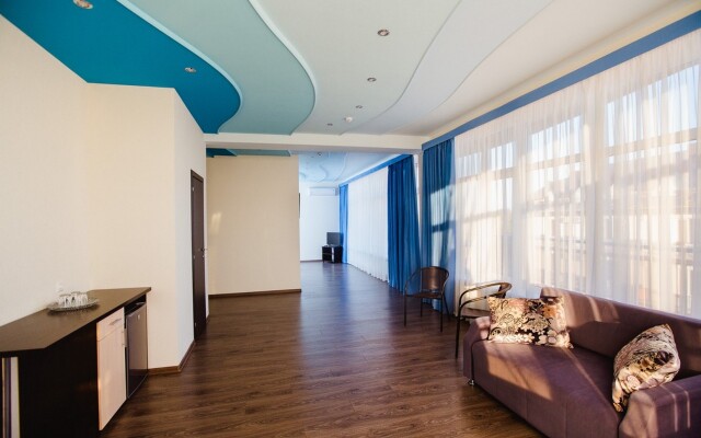 Luna Hotel