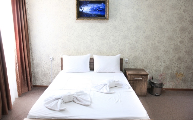 New Palace Shardeni Hotel