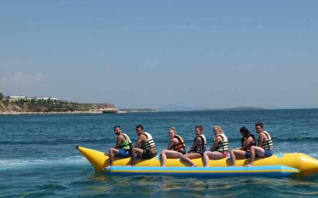 Tuntas Suites Altinkum Apart-Hotel