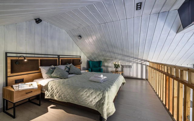 Частный  Дом с баней в поселке бизнес-класса