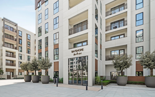 Aqua Serenity Poolside with Community Views Apartments