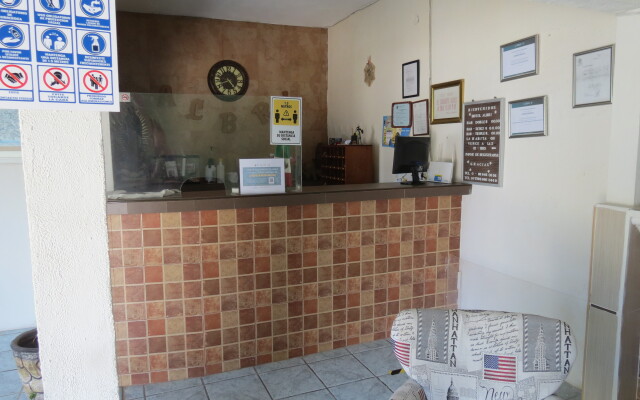 Отель Albri by Rotamundos