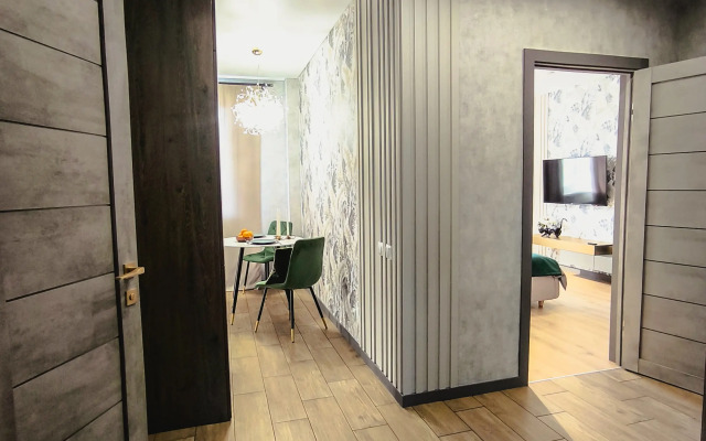 Novye V Dome Biznes Klassa S Okhranoy Apartment