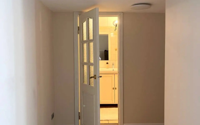 Квартира с Просторной Спальней