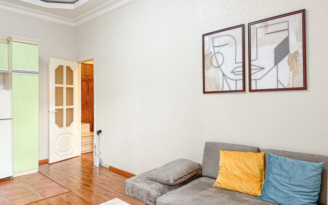 S Frantsuzskim Balkonom Apartaments