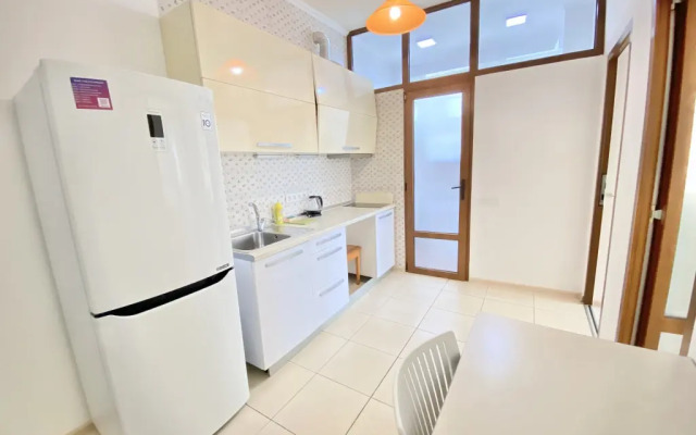 Komfort S 2 Spalnyami I Balkonom M2 Apartment