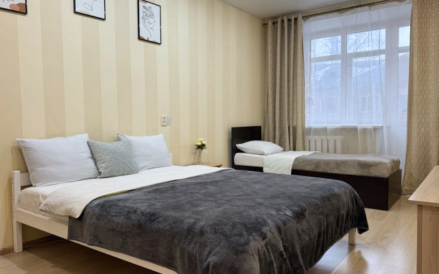 Апартаменты Розы Люксембург 12