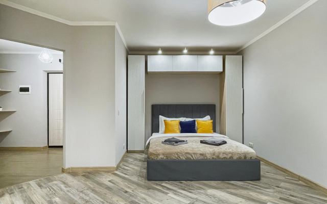 Квартира Уютная и Стильная Студия с Кондиционером в Доме Бизнес-Класса