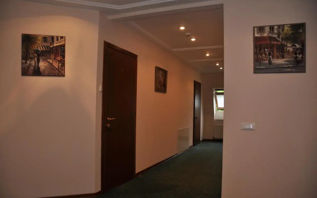 Mark Hotel