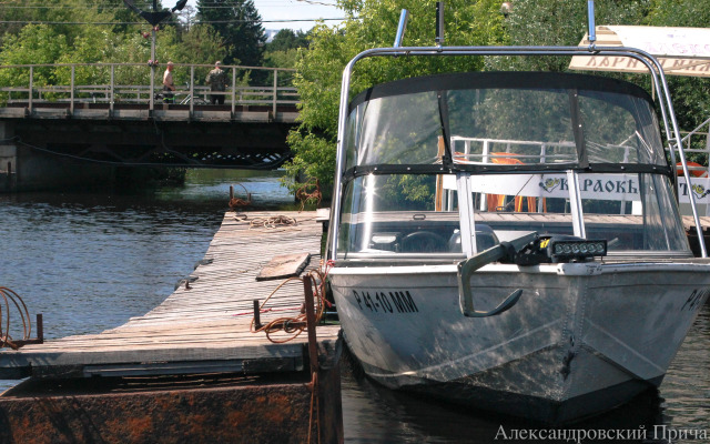 Отель Гостиничный рыболовно-охотничий комплекс Александровский Причал