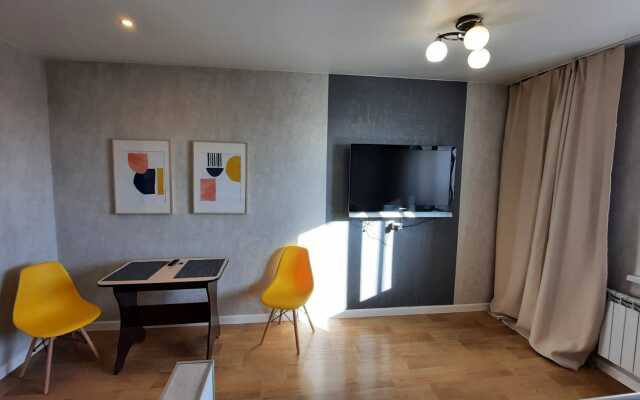 FlaNsk Na Kryilova Apartment