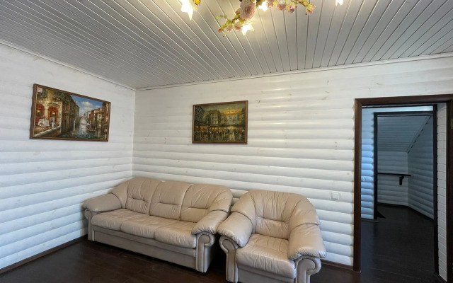 Частный Дом на Берегу Моря с Бассейном