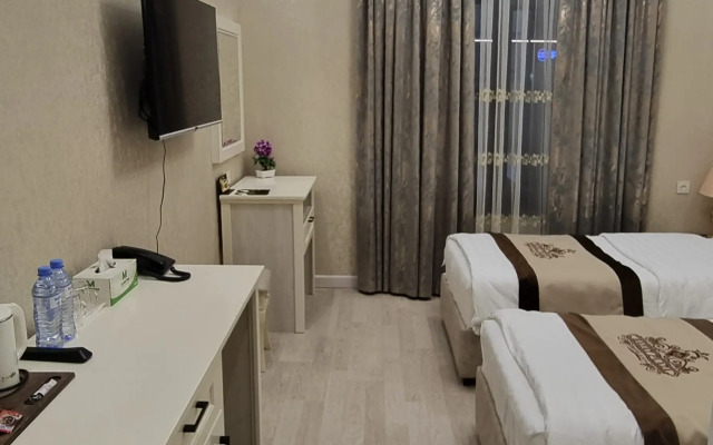 Hayat Plaza Hotel & Spa