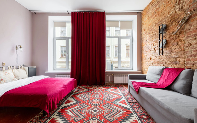 2-h komnatnaya Sadovaya 42 u kan. Griboedova Flat
