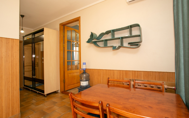Grey-S Guest House