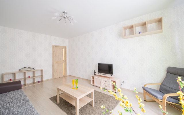 Na Kremenchugskoy 9k2 Apartments