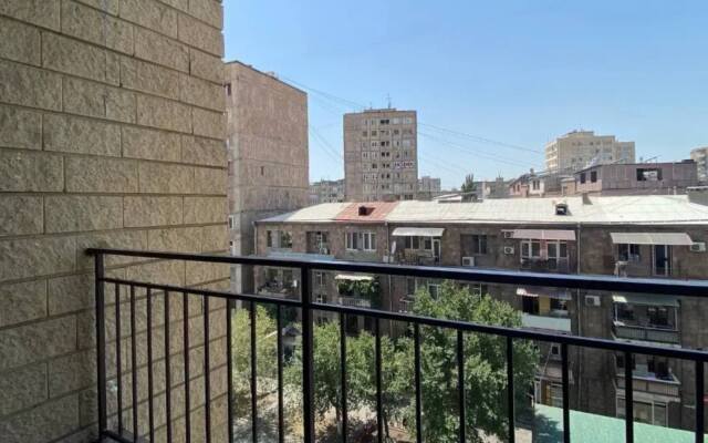 Luxery Apt In Yerevan Apartments