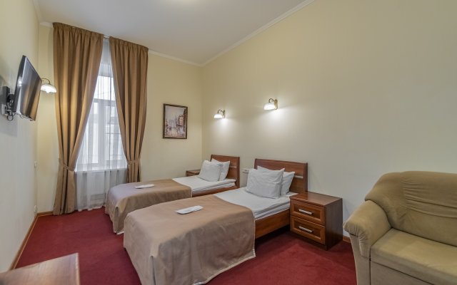 Solo in Nevsky Prospect Guest house