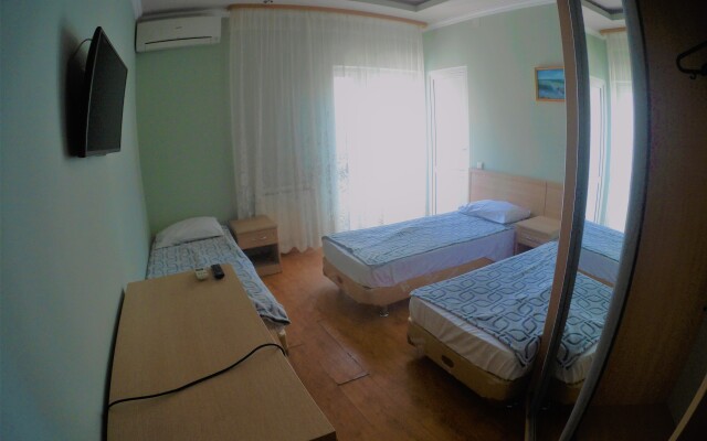 U Lauryi Guest House