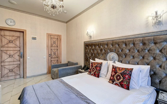 Semeinye u morya s basseinom Apartment