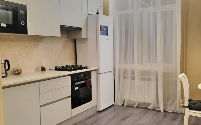 Sutki Rent  Na Novocherkasskom Prospekte Apartments