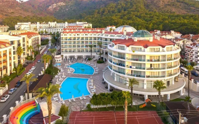 Pineta Park Deluxe Hotel