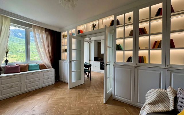 Stilnaya Dvukhkomnatnaya V Gurzufe Flat