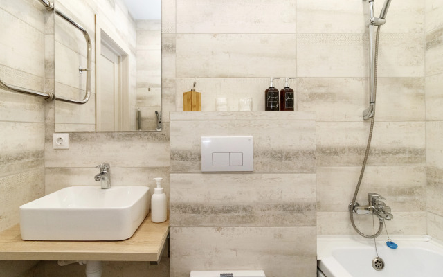 Квартира уютная у озера в тени соснового парка