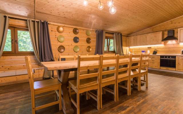 Dom V Lesu Guest House