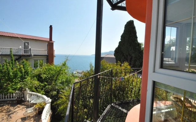 V Yalte Na Ulitse Drazhinskogo 23v Guest house