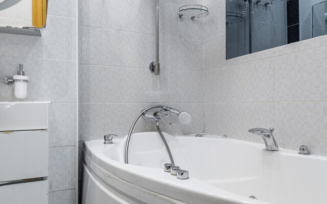 Na Maloy Gruzinskoy Dvukhkomnatnaya Flat