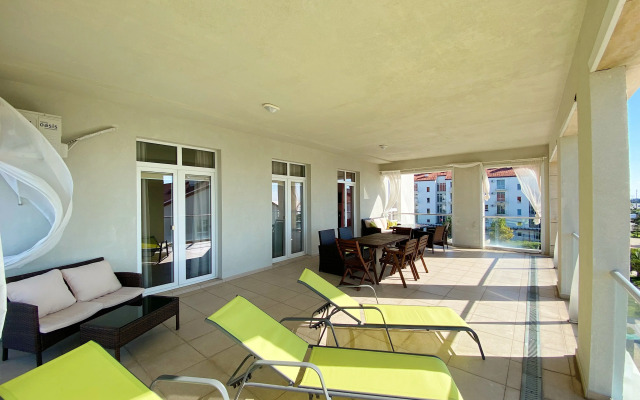 Smart Aparts Grand Seaview Apartments