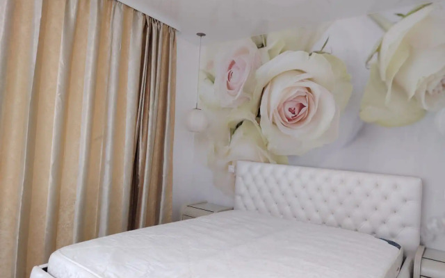 S Panoramnym Vidom na Gorod Flat