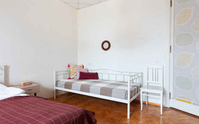 Апартаменты  1912 с видом на крыши Петербурга