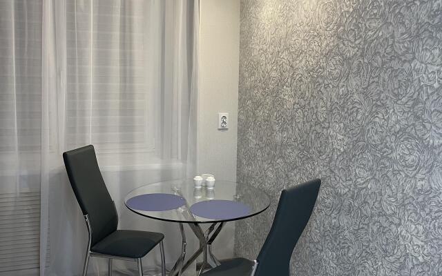 Апартаменты 2-комнатная Квартира с Новым Ремонтом