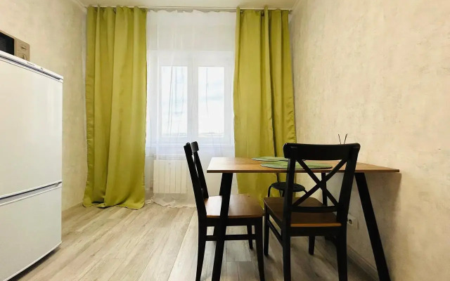 Na Dmitriya Martynova 43 Flat